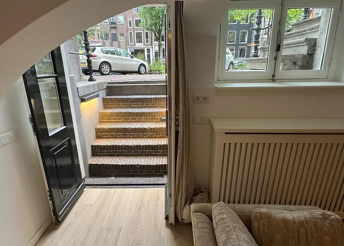 Herengracht 204 Souterrain Without Kitchen Amsterdam